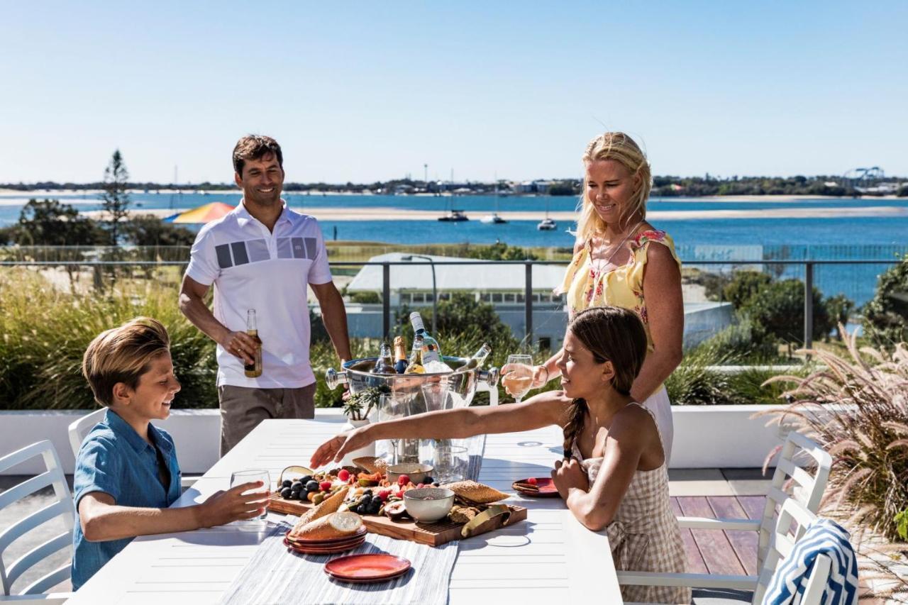 Sky Broadwater Apartments Southport Екстериор снимка